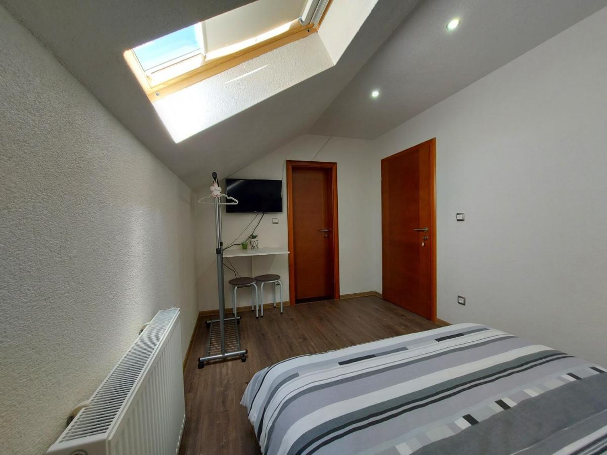 House Boketto Hotell Korenica Eksteriør bilde
