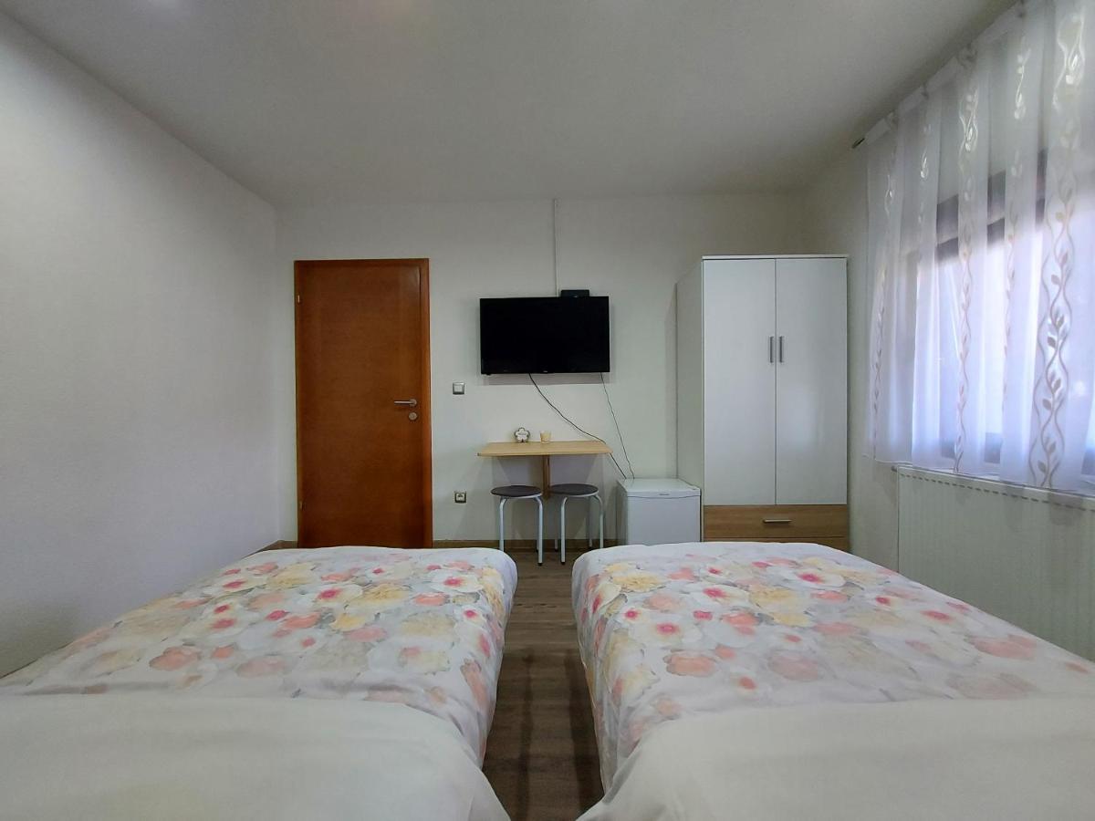 House Boketto Hotell Korenica Eksteriør bilde